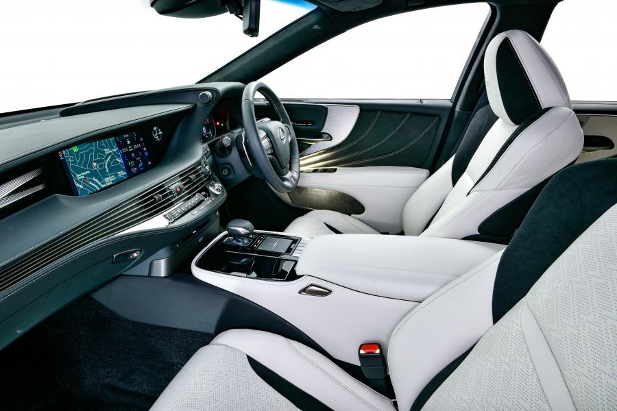 Интерьер Lexus LS500 F-Sport 2019 года  (ZA) (фото 36 из 40)